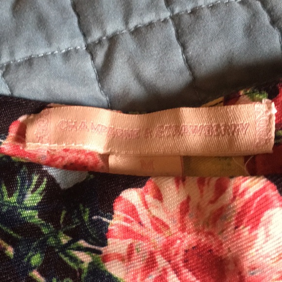 Adorable bright floral skirt - Picture 2 of 4